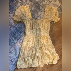 Yellow floral dress size small barely worn!